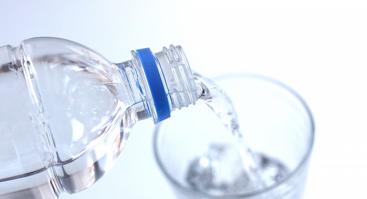 英語でボトル入りの水は a bottle of water