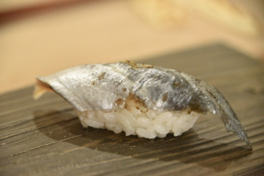 寿司ネタの英語「太刀魚」の握り
